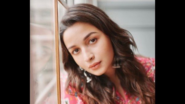 Alia Bhatt Reveals She Doesn't Read Reviews Of Her Films; 'It's Not Like That Ki Mujhe Padhna Nahi Hain'