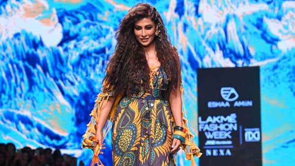 FDCI x Lakme Fashion Week 2022: Chitrangda Singh Looks Chic As She Walks The Ramp As A Showstopper