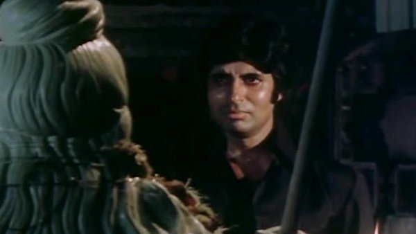 Amitabh Bachchan Recalls Having Stage Fright Before Shooting Deewaar's Iconic Temple Scene; 'I Sat In...'