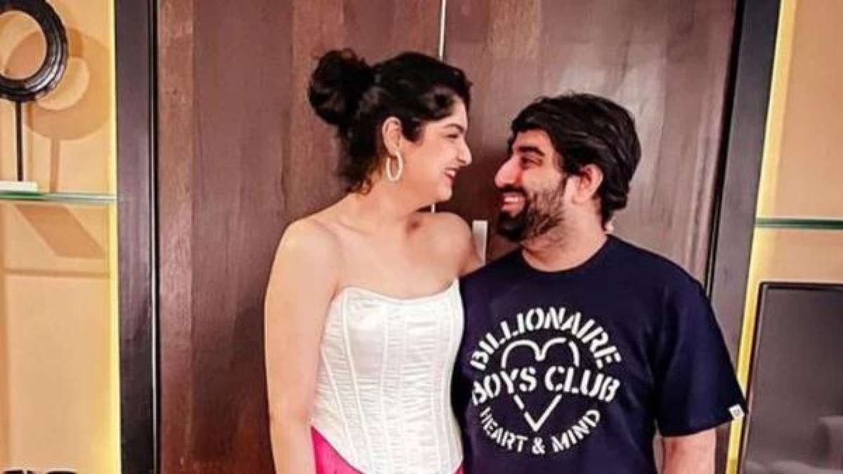 Anshula Kapoor's Lovey-Dovey IG Reel Causes Netizens To CONFUSE BF Rohan Thakkar With Arjit Singh