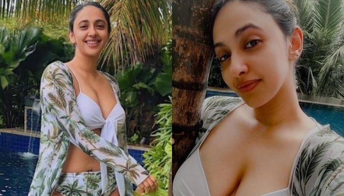 Akansha Ranjan Kapoor Looks Sexy In A Tie-Knot Bikini, Flaunts Her Cleavage In Poolside Pictures